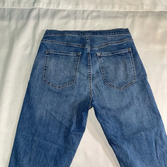 Banana Republic High-Rise Blue Jeans with Button Detail - Picture 6 of 7